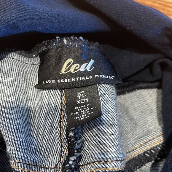 Luxe Essentials Denim Maternity Jean Shorts XS - Picture 4 of 4